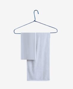 almaprac-gancho-alambre-ropa-toallero-forrado-plastico-azul-metalico-6piezas